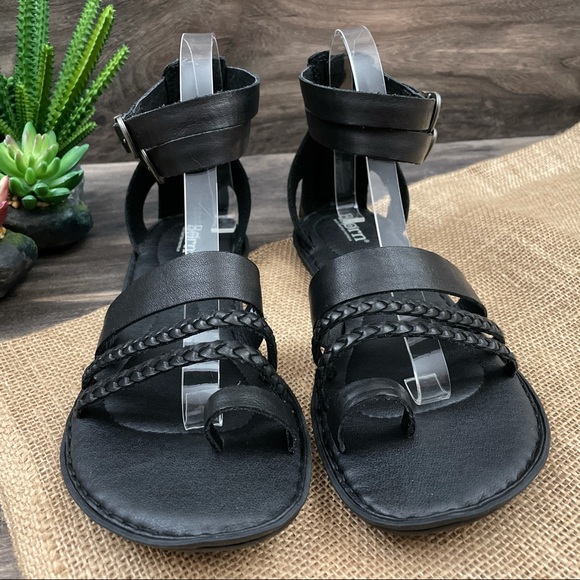 SOLD ⛔️ NEW Born Feon Toe Loop Gladiator Sandal Black - Picture 3 of 11